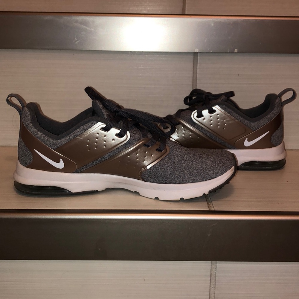 Nike Women’s Air Max Bella Training Shoe - Picture 5 of 7